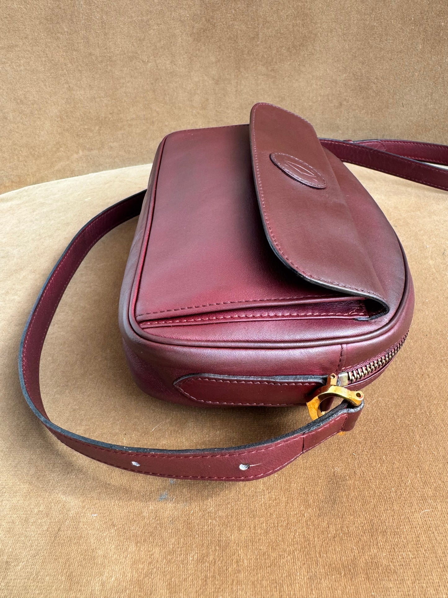 Cartier - Must de Cartier Leather Crossbody Bag Bordeaux