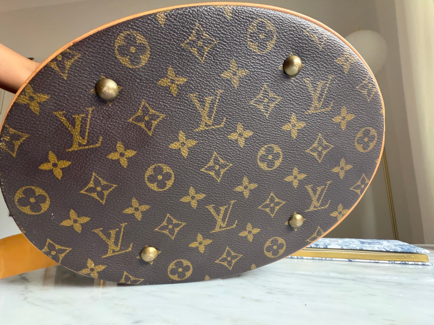 Rare Authentic Louis Vuitton GM Bucket Bag with Pouch
