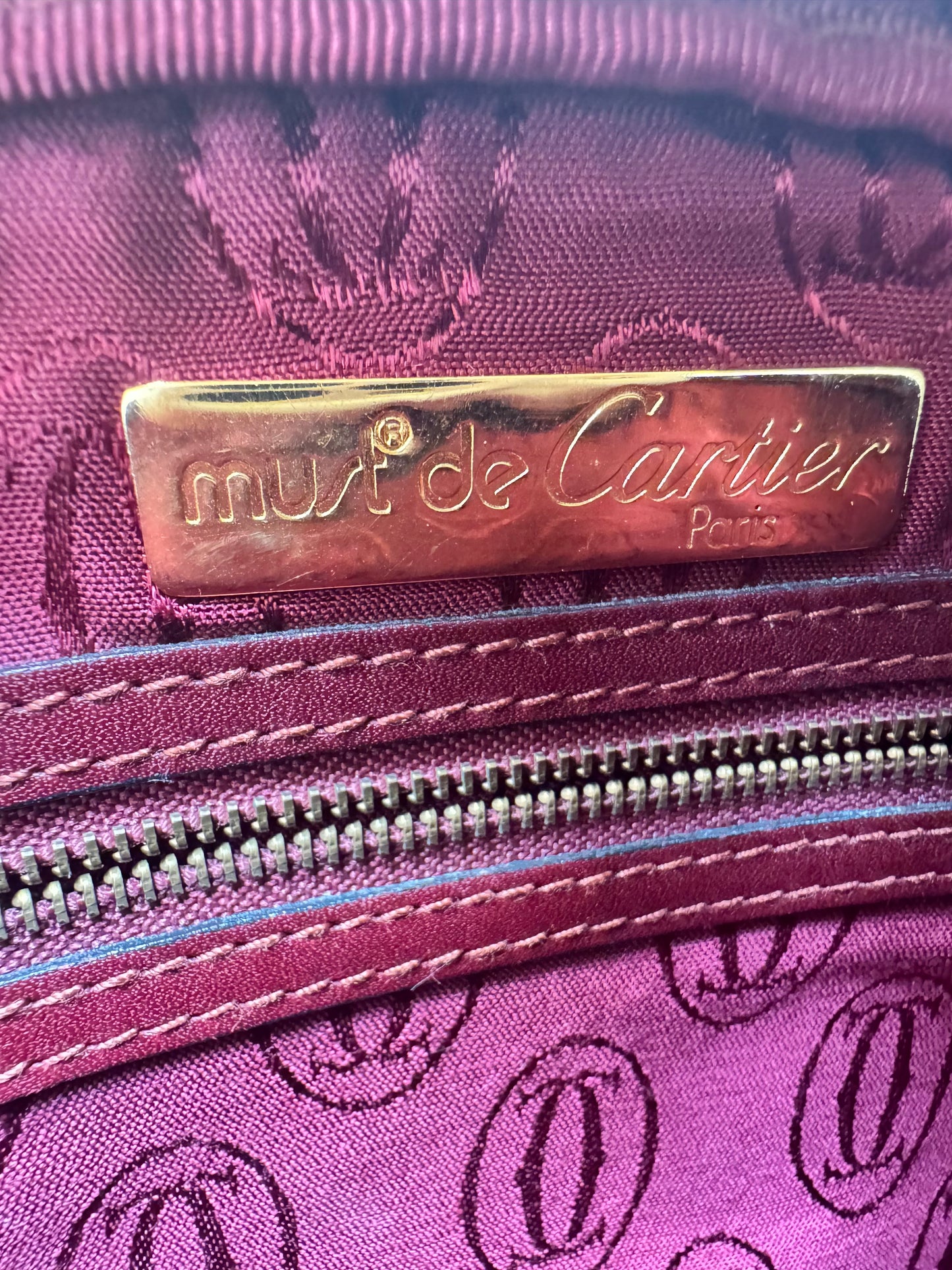 Cartier - Must de Cartier Leather Crossbody Bag Bordeaux