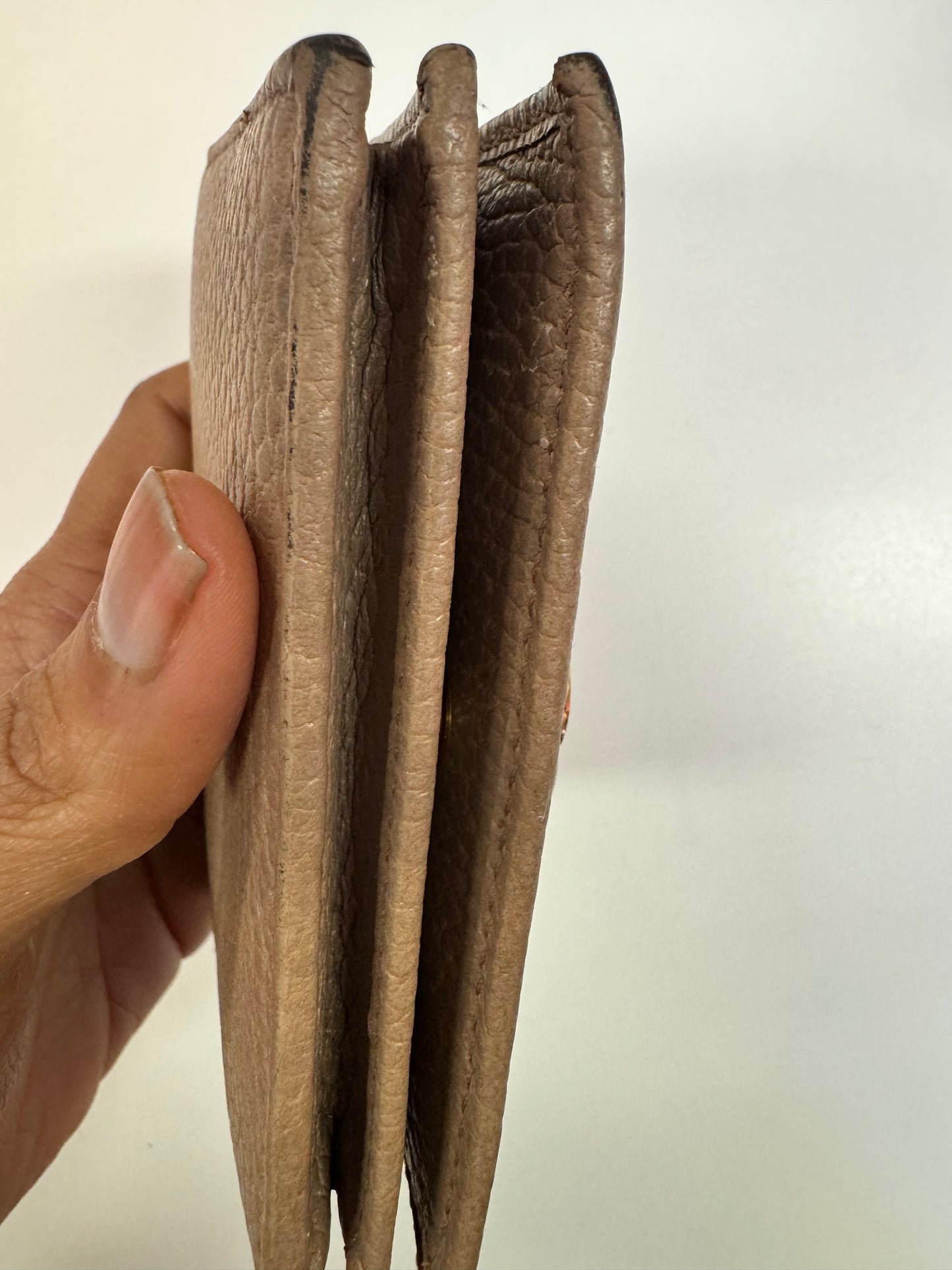 Gucci Logo-Plaque Leather Wallet