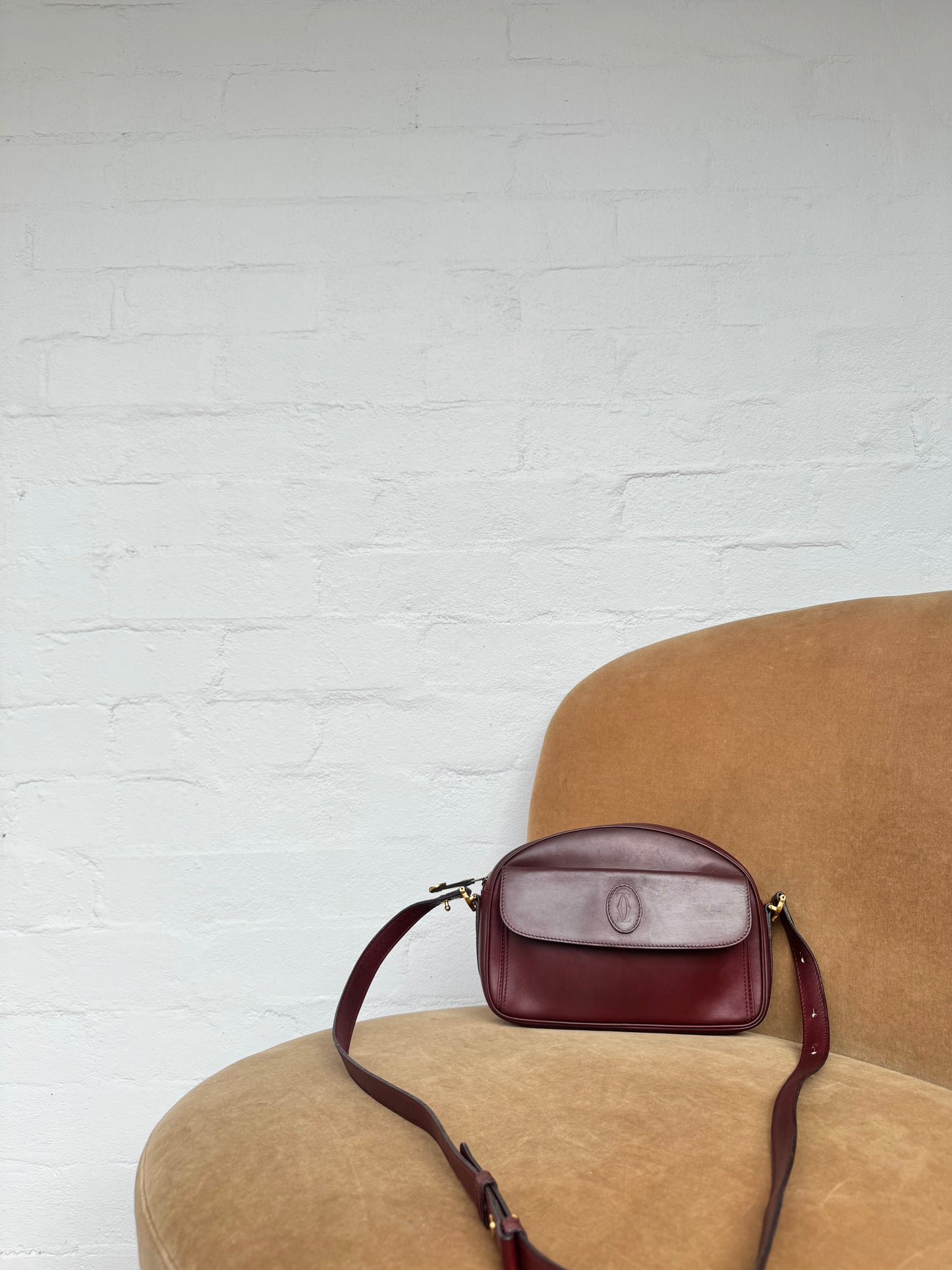 Cartier - Must de Cartier Leather Crossbody Bag Bordeaux
