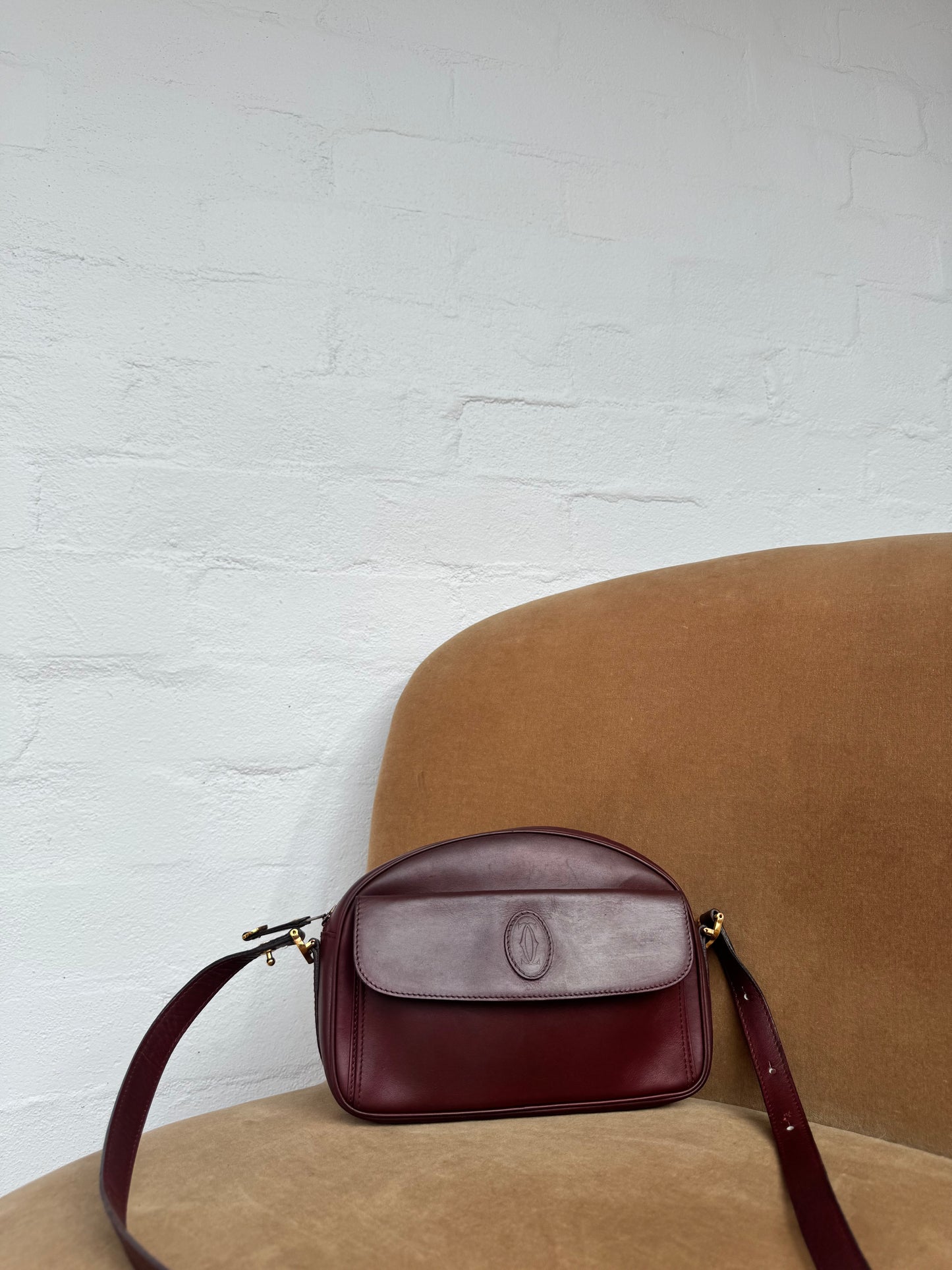 Cartier - Must de Cartier Leather Crossbody Bag Bordeaux