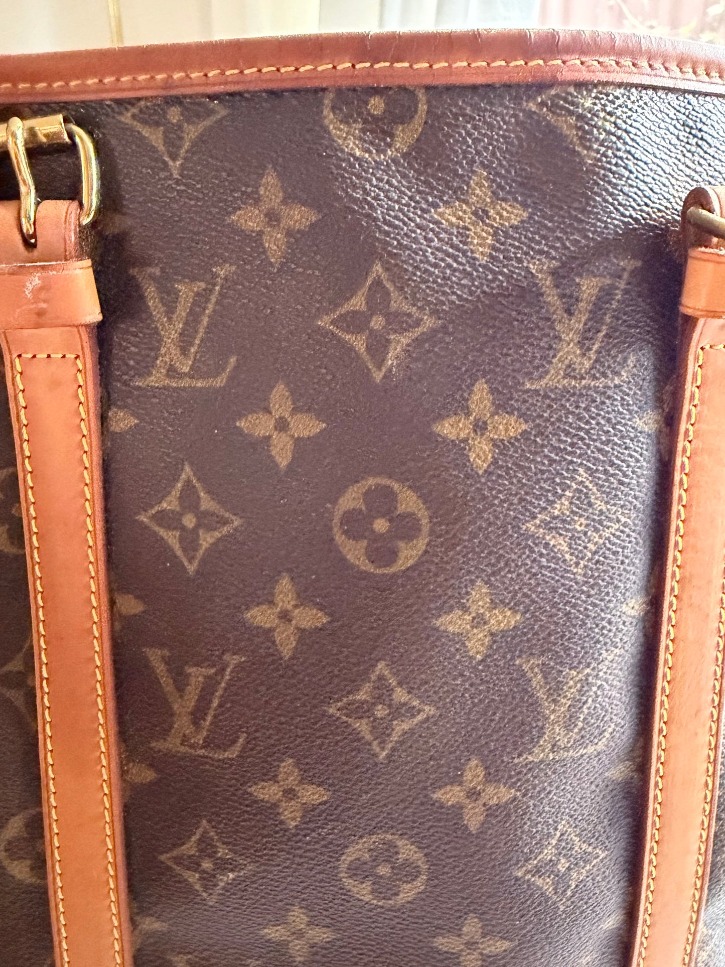 Rare Authentic Louis Vuitton GM Bucket Bag with Pouch