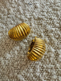 Vintage Ribbed Domed Shell Clip on Earrings