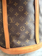 Rare Authentic Louis Vuitton GM Bucket Bag with Pouch