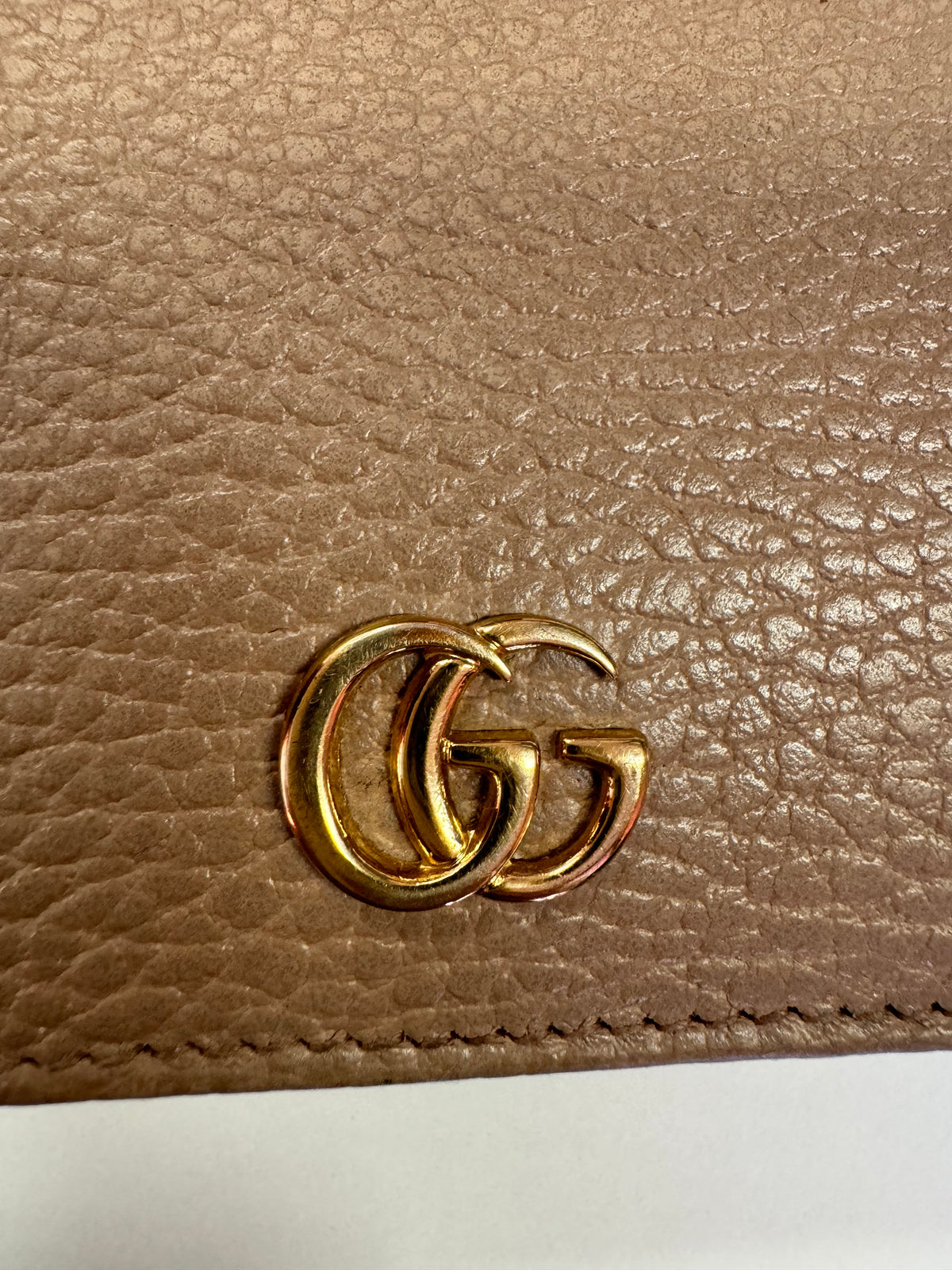 Gucci Logo-Plaque Leather Wallet