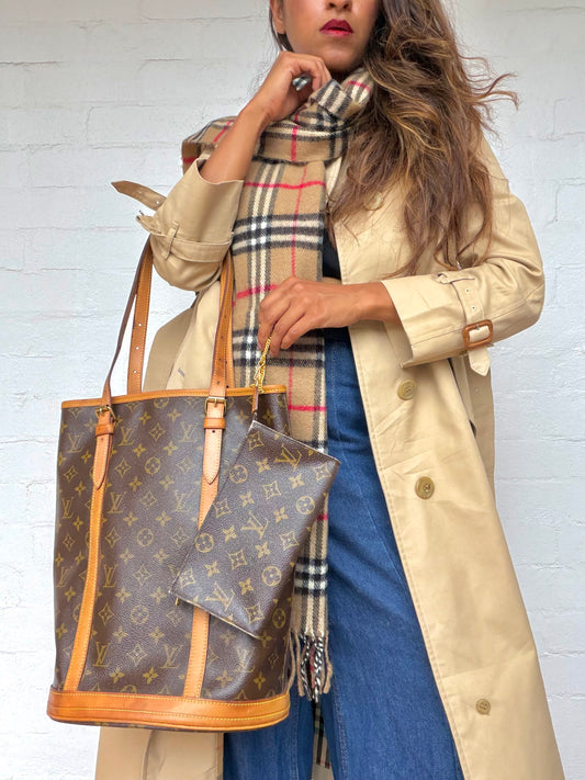 Rare Authentic Louis Vuitton GM Bucket Bag with Pouch