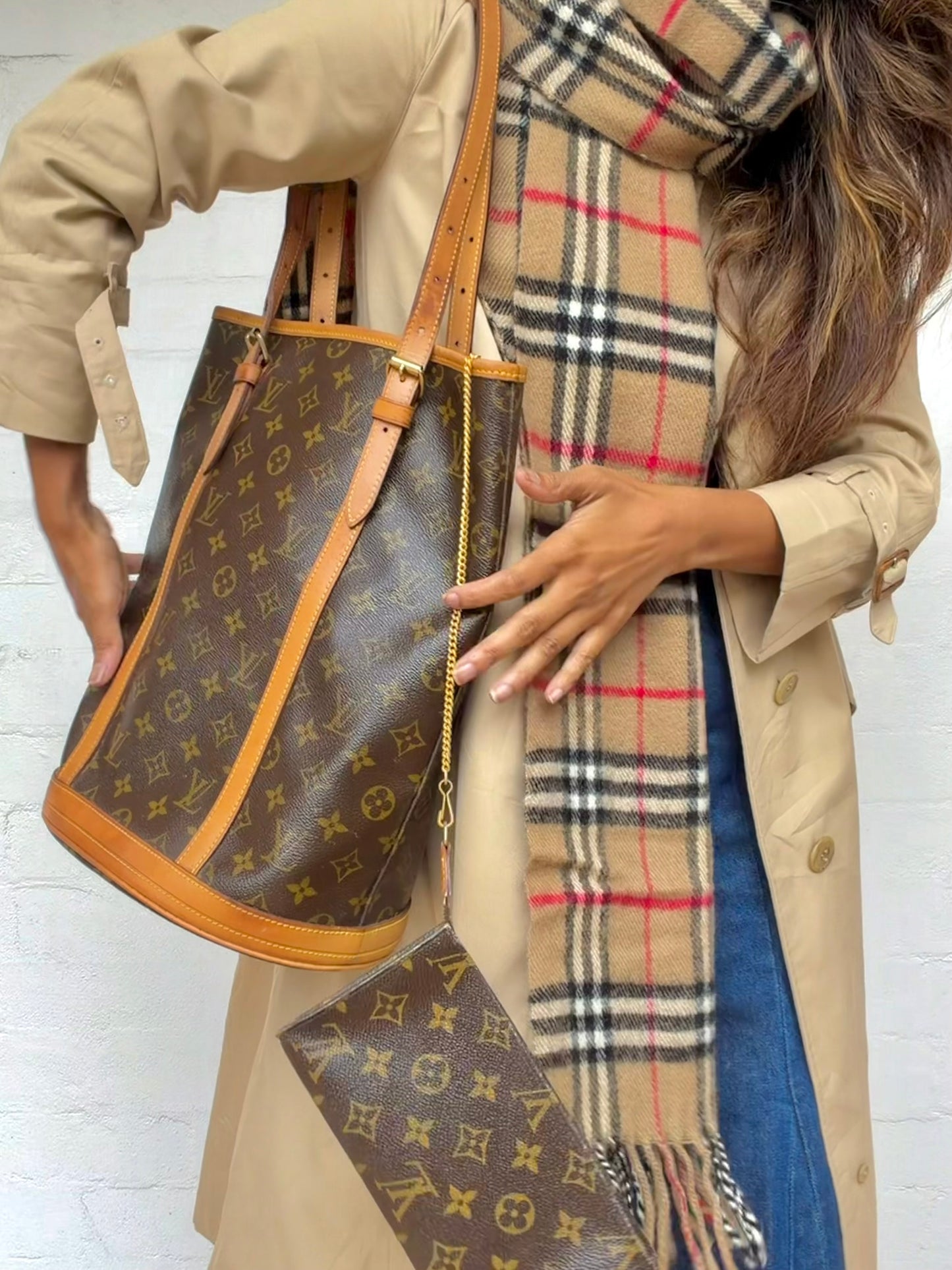 Rare Authentic Louis Vuitton GM Bucket Bag with Pouch
