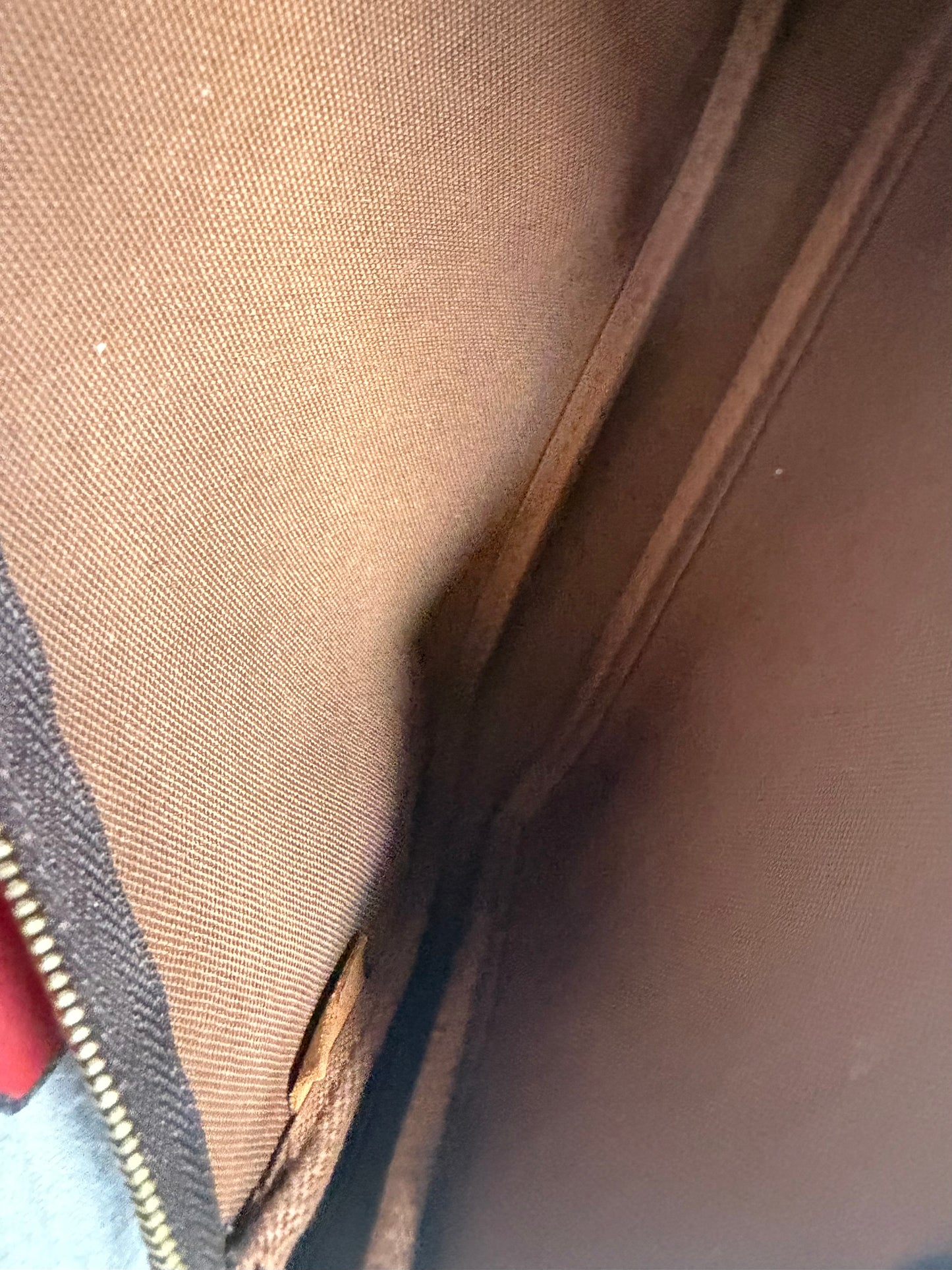 Authentic Louis Vuitton Pochette