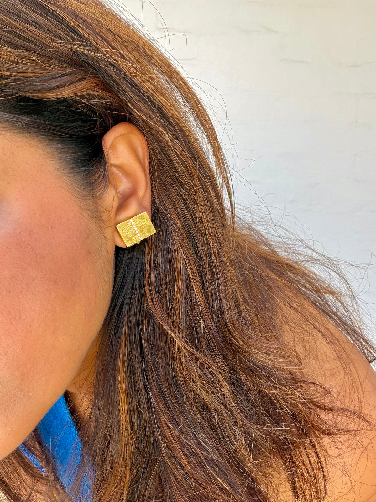 Rare 90s Vintage Versace Medusa Clip-On Earrings - Gold
