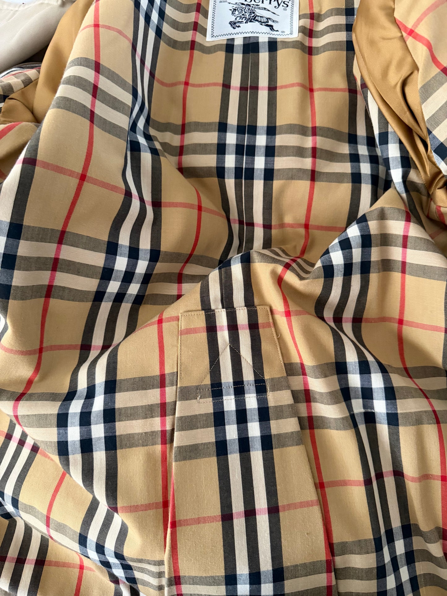 Burberry Trench Coat - Beige