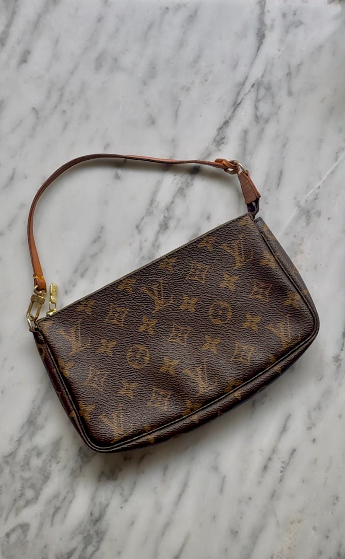 Authentic Louis Vuitton Pochette