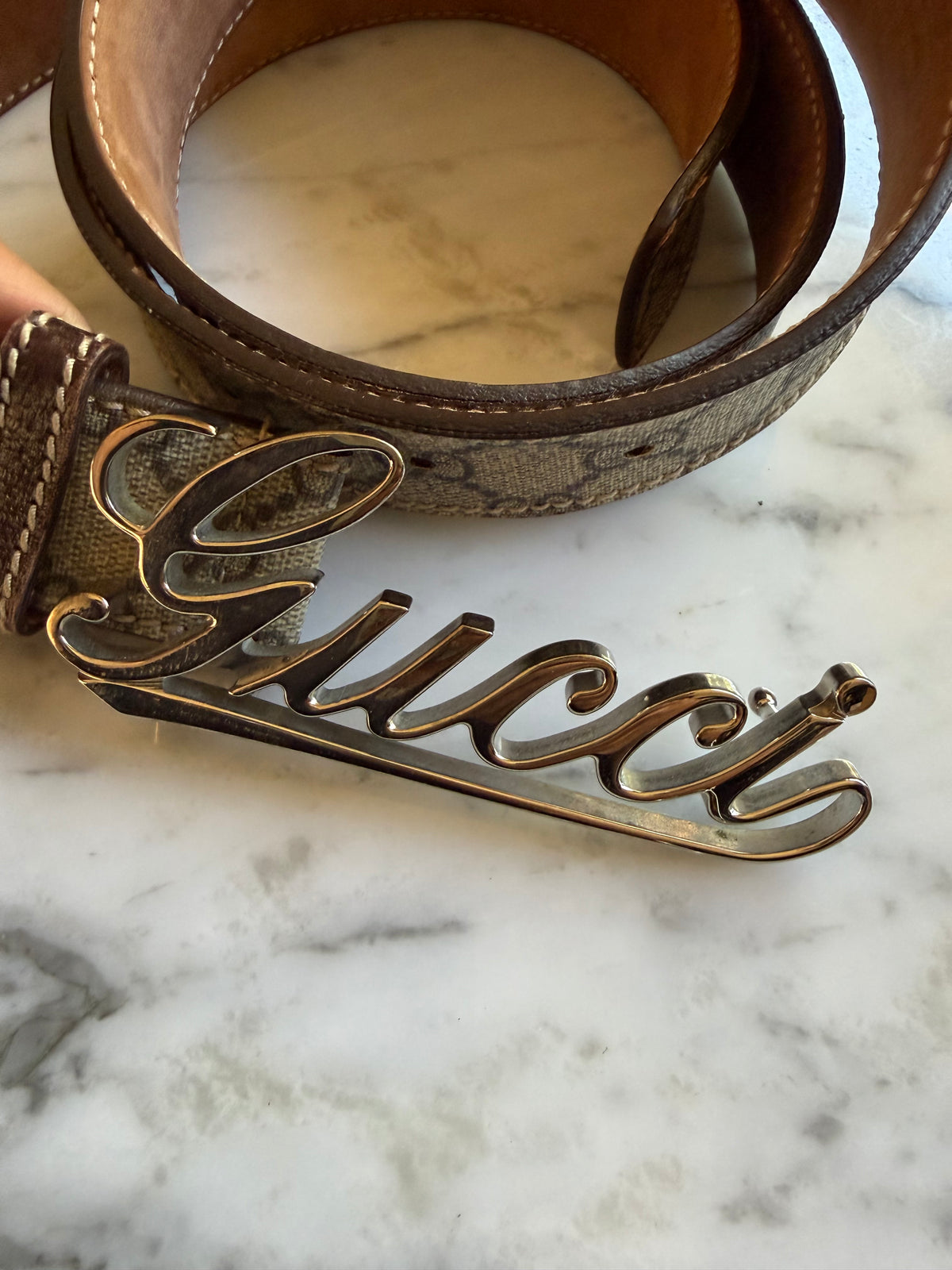 GUCCI GG Supreme Logo Buckle Leather Belt