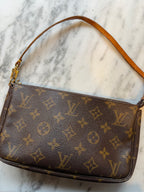Vintage Louis Vuitton Monogram Pochette Accessoires