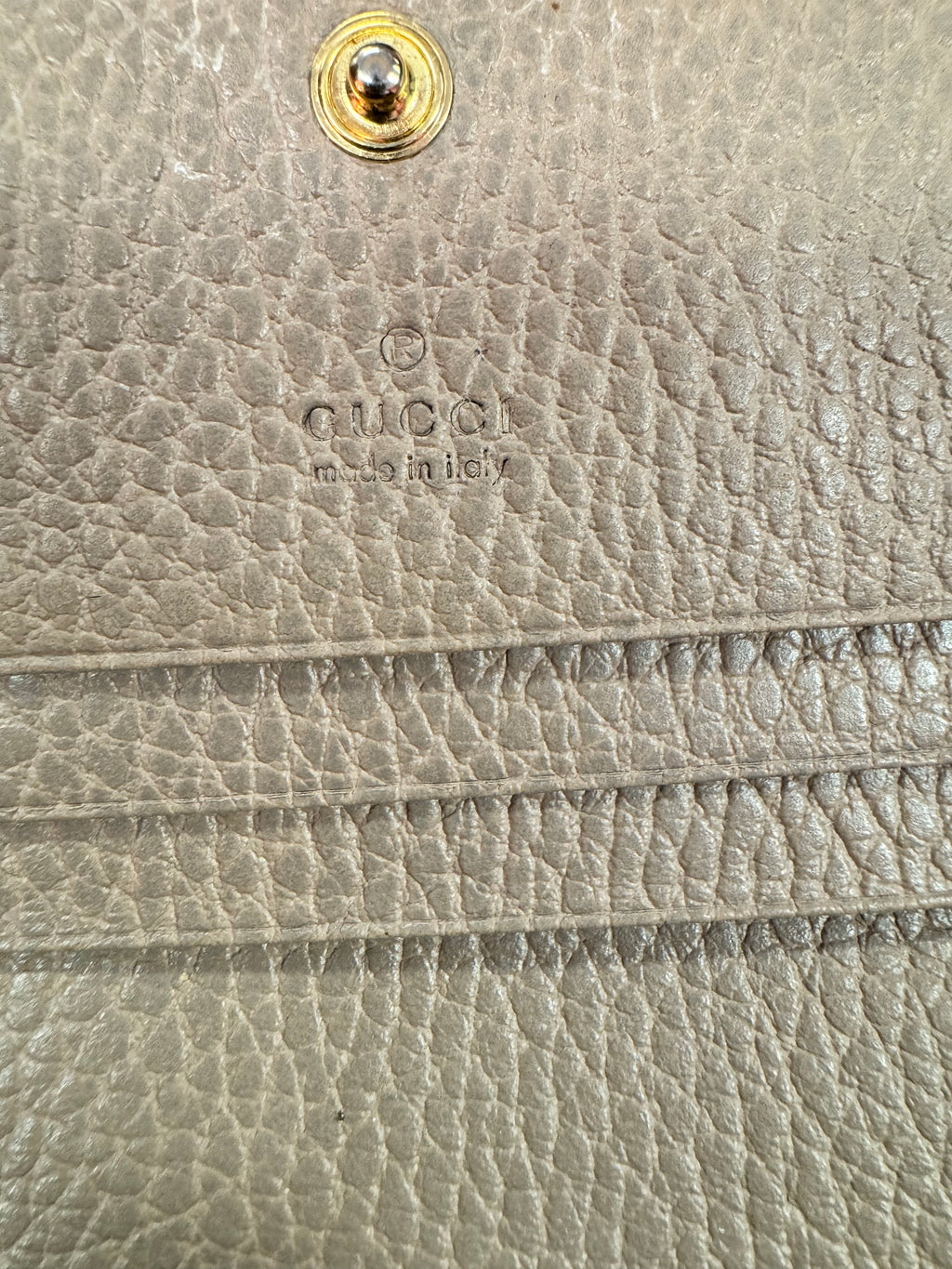 Gucci Logo-Plaque Leather Wallet