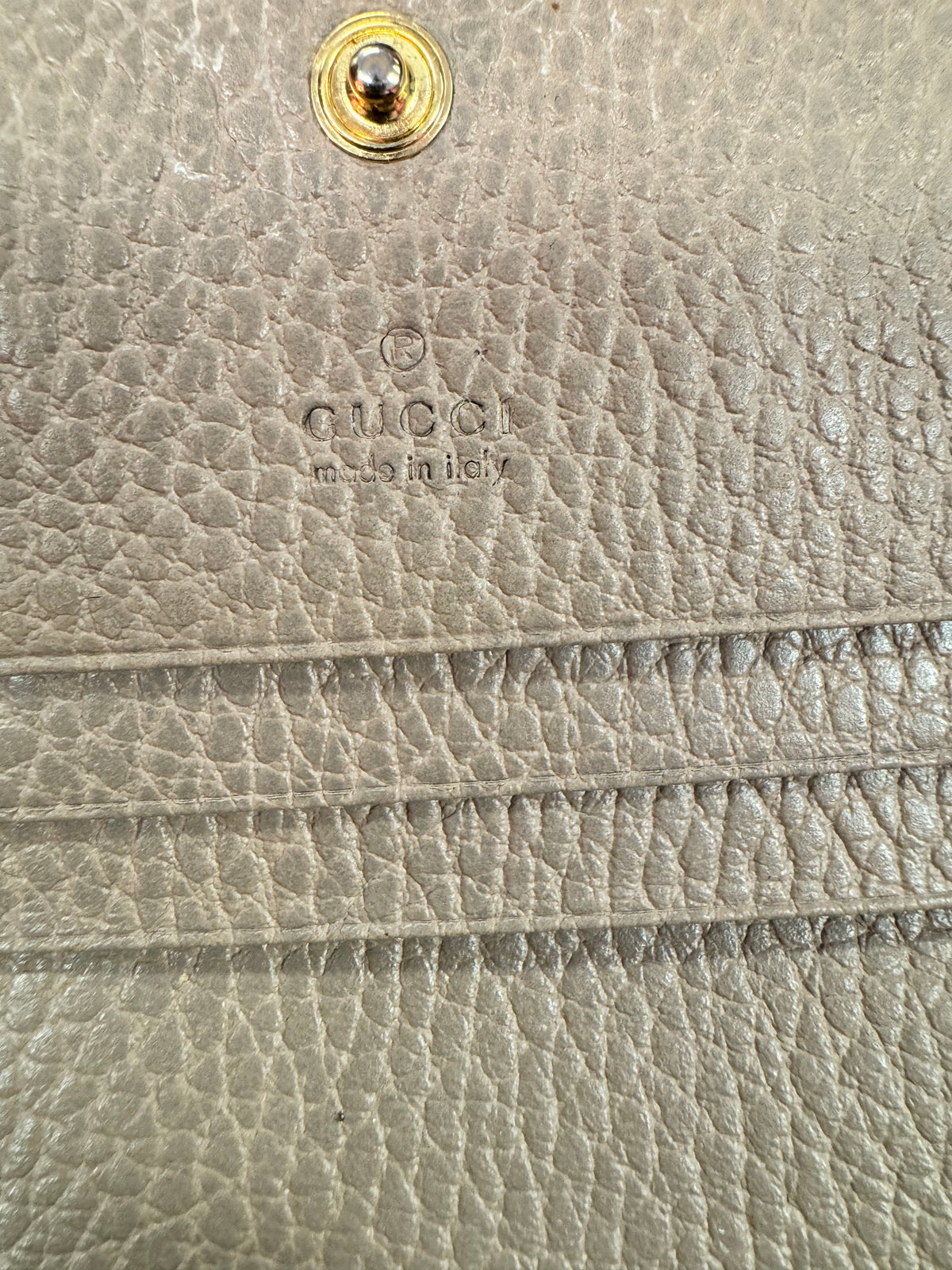 Gucci Logo-Plaque Leather Wallet
