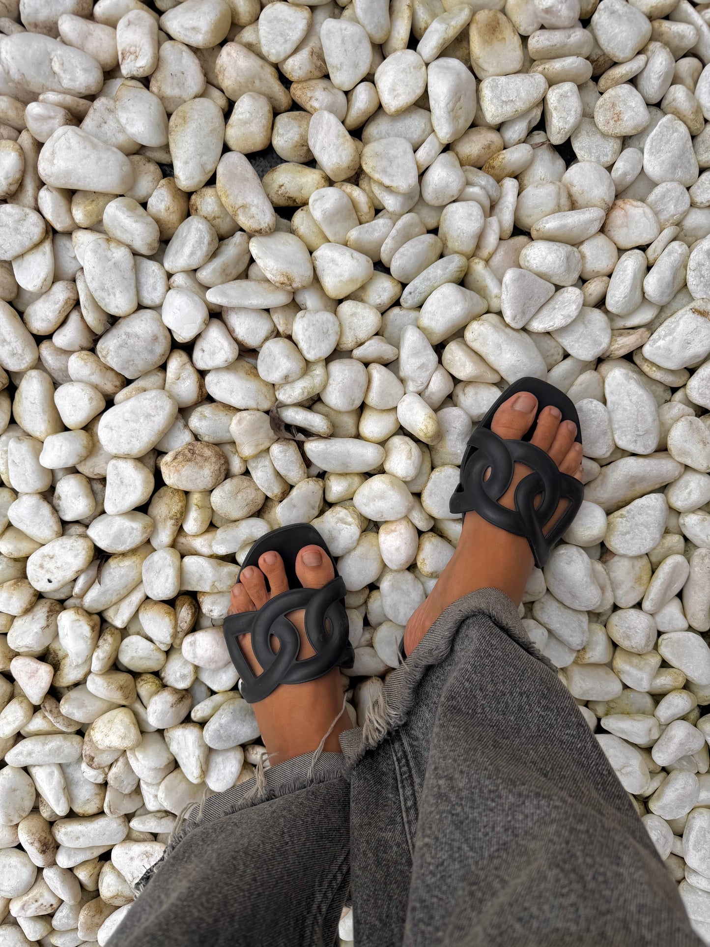 Hermès Aloha Sandals Black