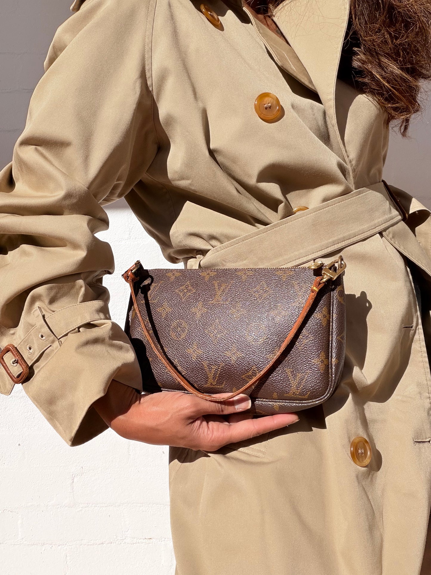 Authentic Louis Vuitton Pochette